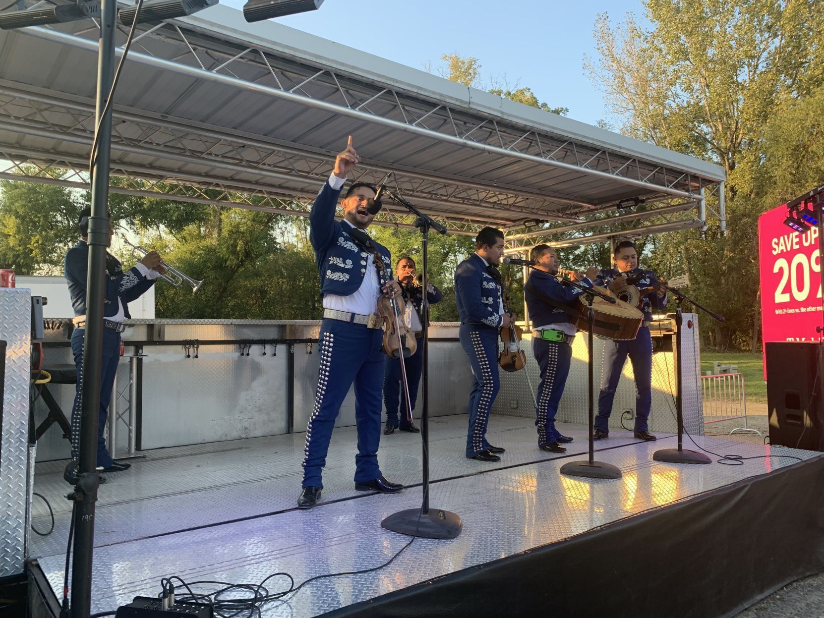 Mariachi Alas de America